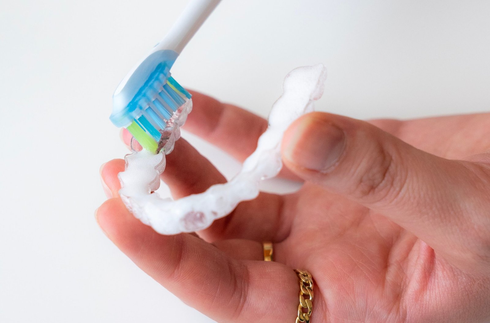 FLASH-Aligner_Cleaner_Whitening_Foam-Step_2